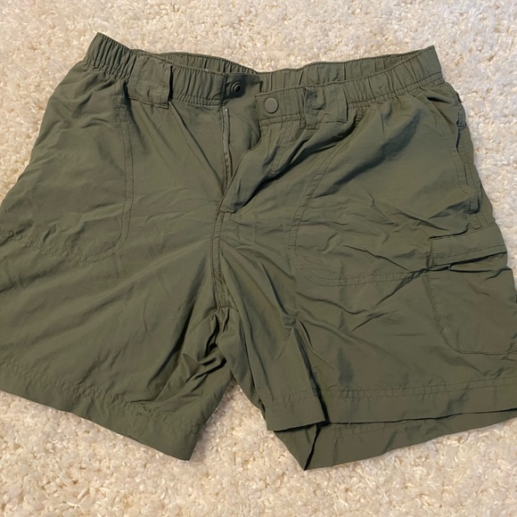 Columbia Women's Sandy River Cargo Short olive green Size Small Euc omni shield - Picture 1 of 4